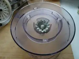 Braun multipractic K 3000 Replacing the driver on the universal bowl