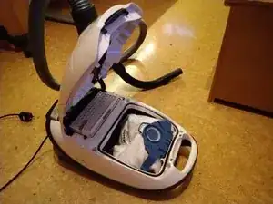 Disassembling the Miele S8340 vacuum cleaner
