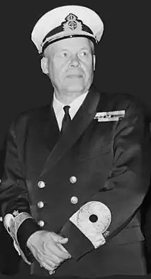 Rear admiral Sten Swedlund with old sleeve insignia for a rear admiral (1972–2003)