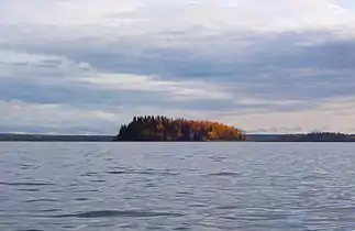 Lake Louise has several inhabited islands