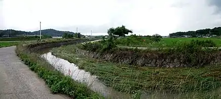 A stream west of Eocheon37°15′03″N 126°54′26″E﻿ / ﻿37.25083°N 126.90722°E﻿ / 37.25083; 126.90722