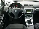 Interior (pre-facelift)